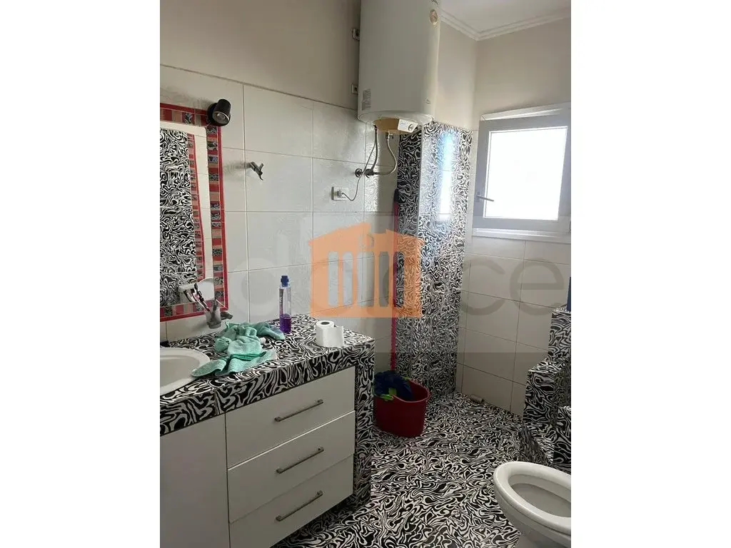 Apartament 1+3 dhoma 106 m² 4 kati