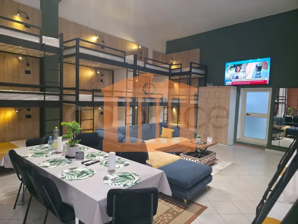 Pasuri të palujtshme komerciale 100 m²