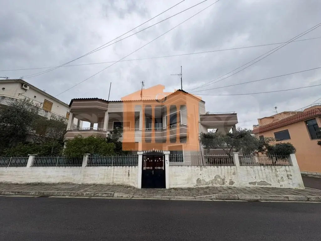Vilë 336 m²