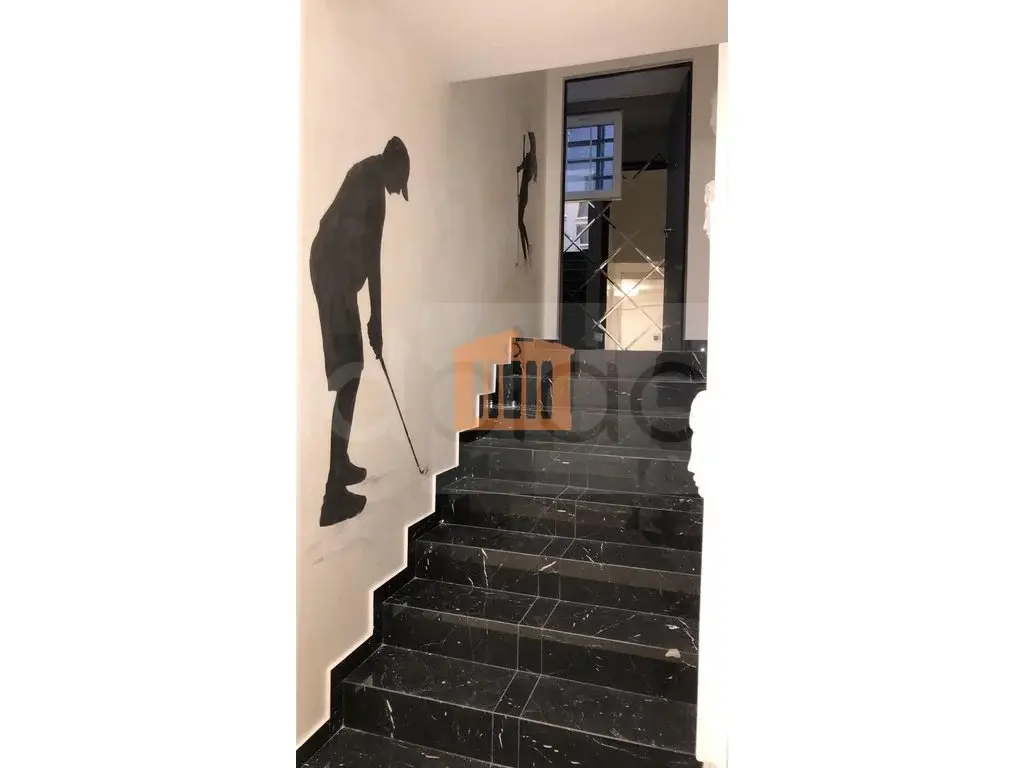 Apartament 1+4 dhoma 177 m² 10 kati