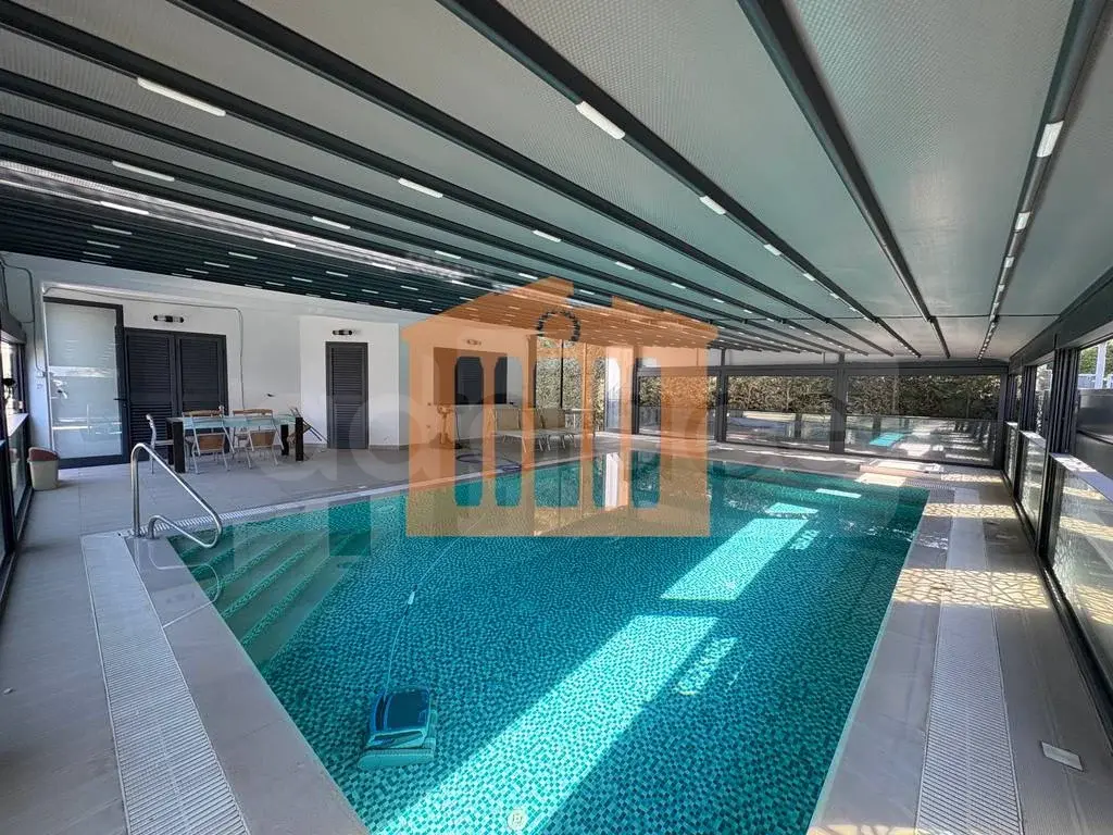 Vilë 441 m²