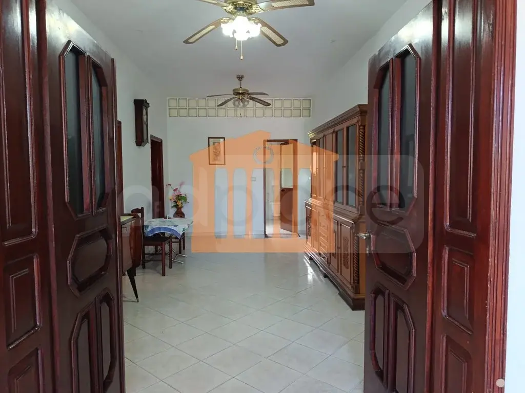 Vilë 332 m²