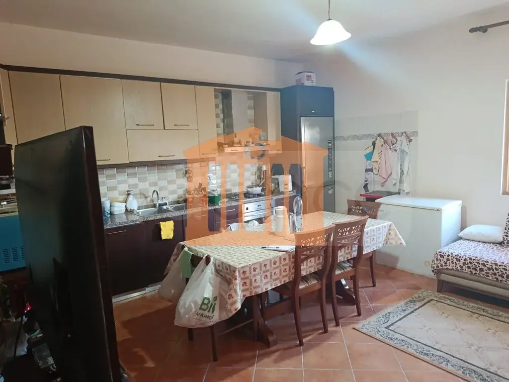 Vilë 489 m² 3 kati