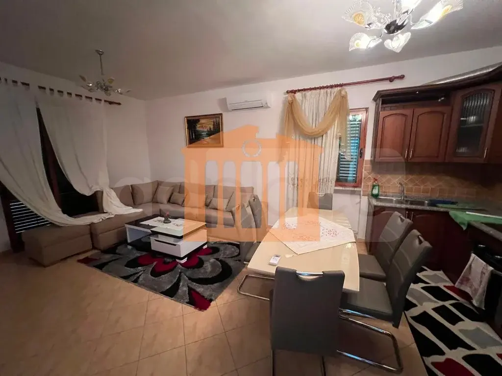 Vilë 496 m²