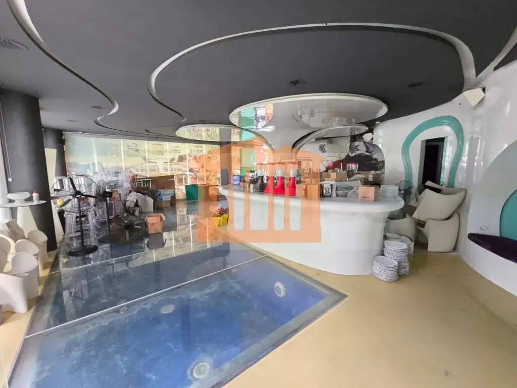 Pasuri të palujtshme komerciale 128 m²