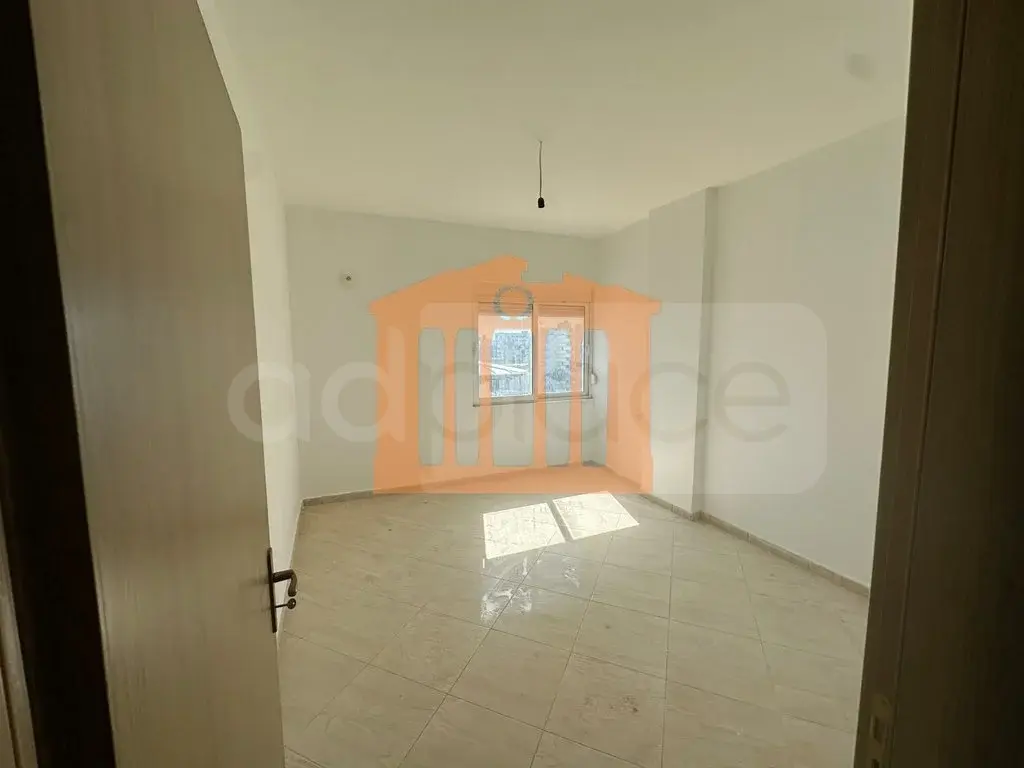 Apartament 1+3 dhoma 98 m² 6 kati