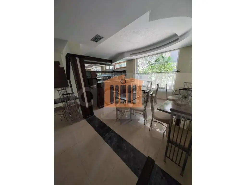 Pasuri të palujtshme komerciale 288 m² 1 kati