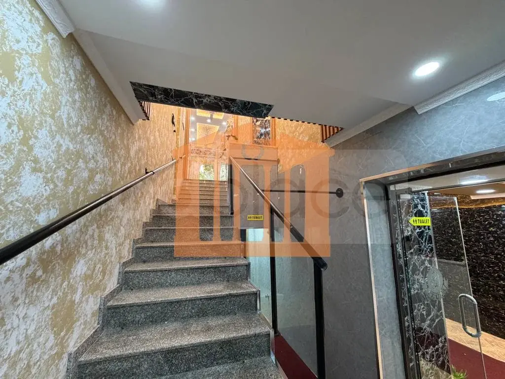 Pasuri të palujtshme komerciale 200 m²