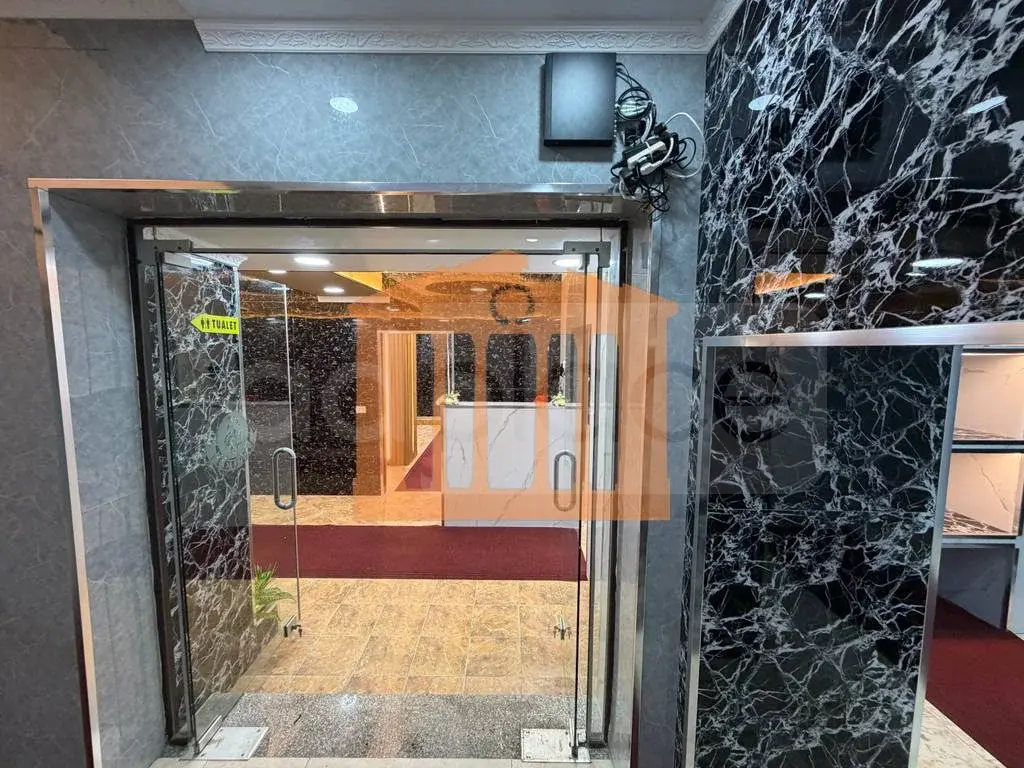 Pasuri të palujtshme komerciale 200 m²