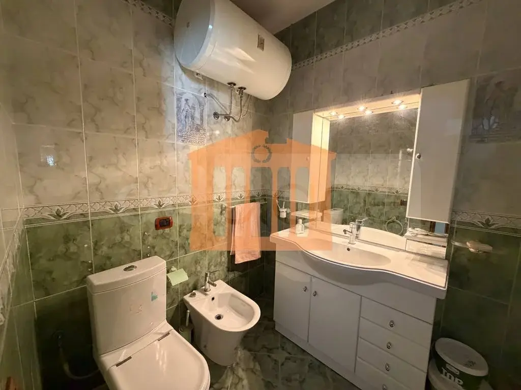 Apartament 1+3 dhoma 138 m² 6 kati