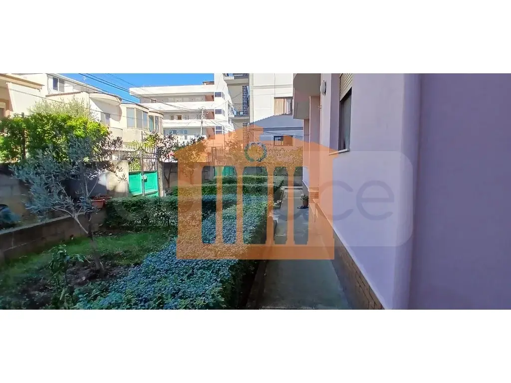 Vilë 390 m² 3 kati