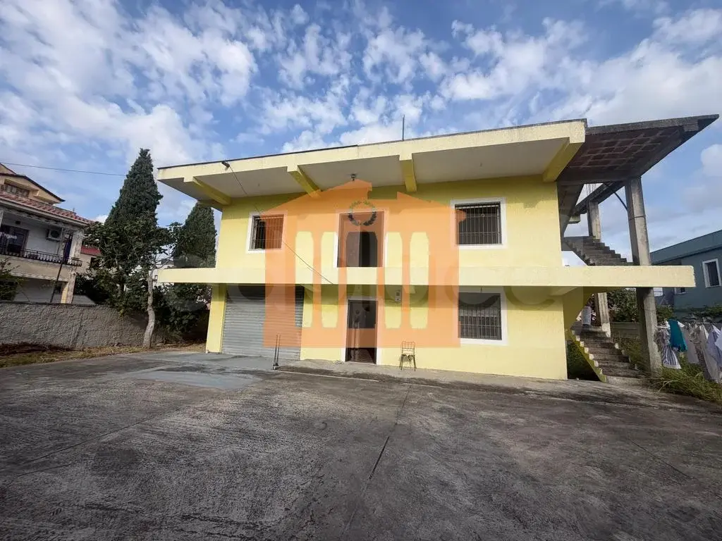 Vilë 311 m² 2 kati
