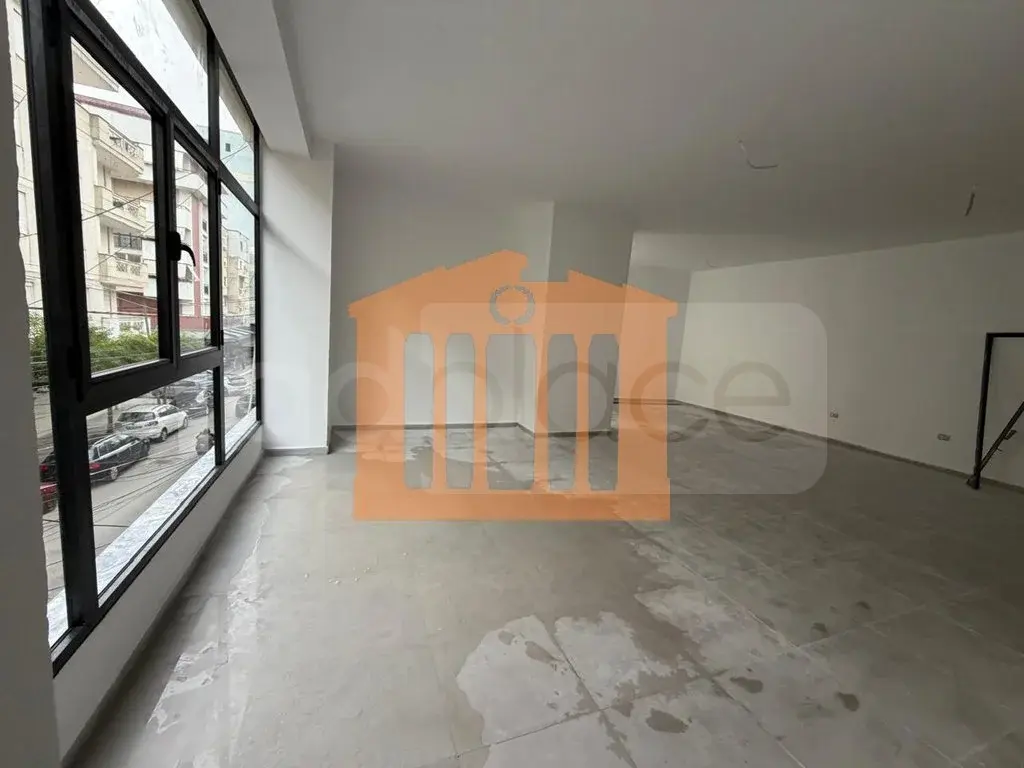 Pasuri të palujtshme komerciale 78 m² 1 kati