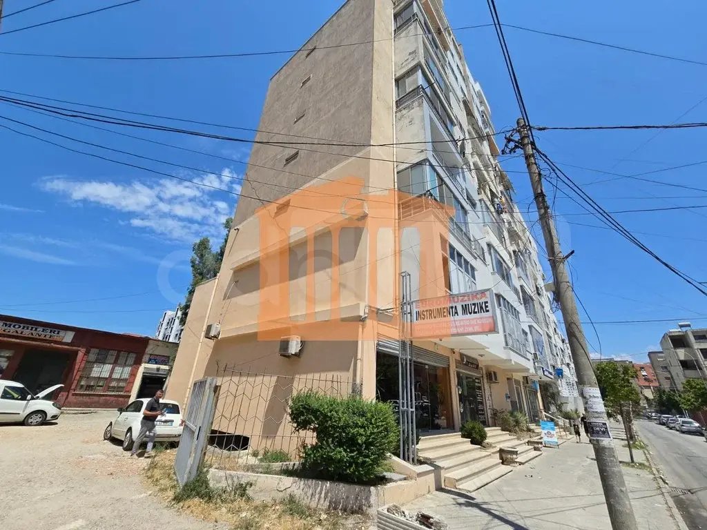 Garazh 303 m² -1 kati
