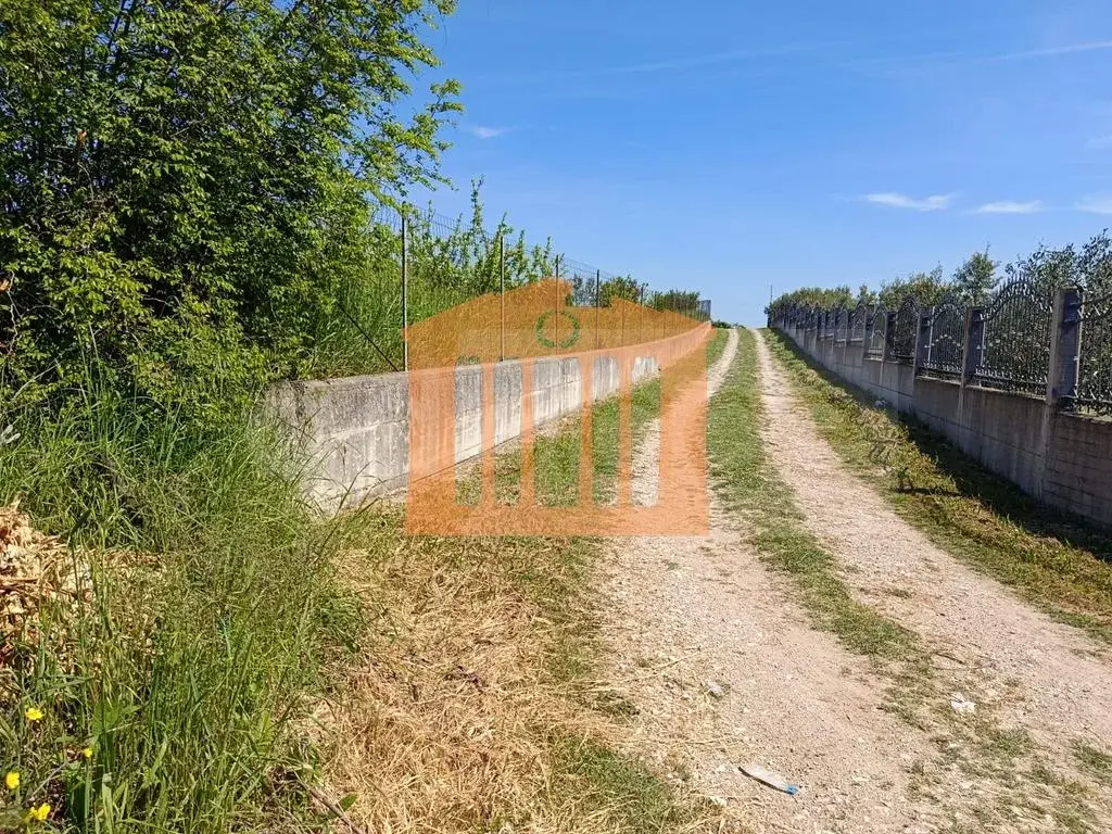 Parcela toke 10700 m²