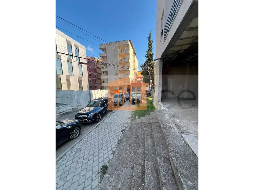 Pasuri të palujtshme komerciale 70 m² 1 kati