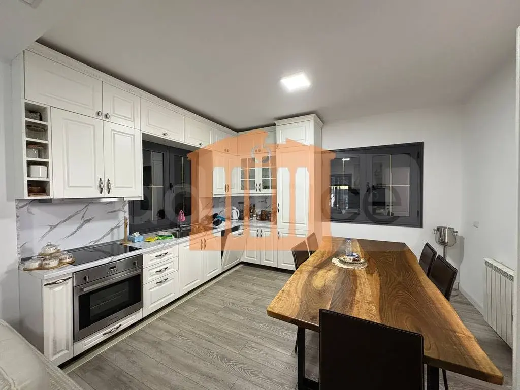 Vilë 441 m²