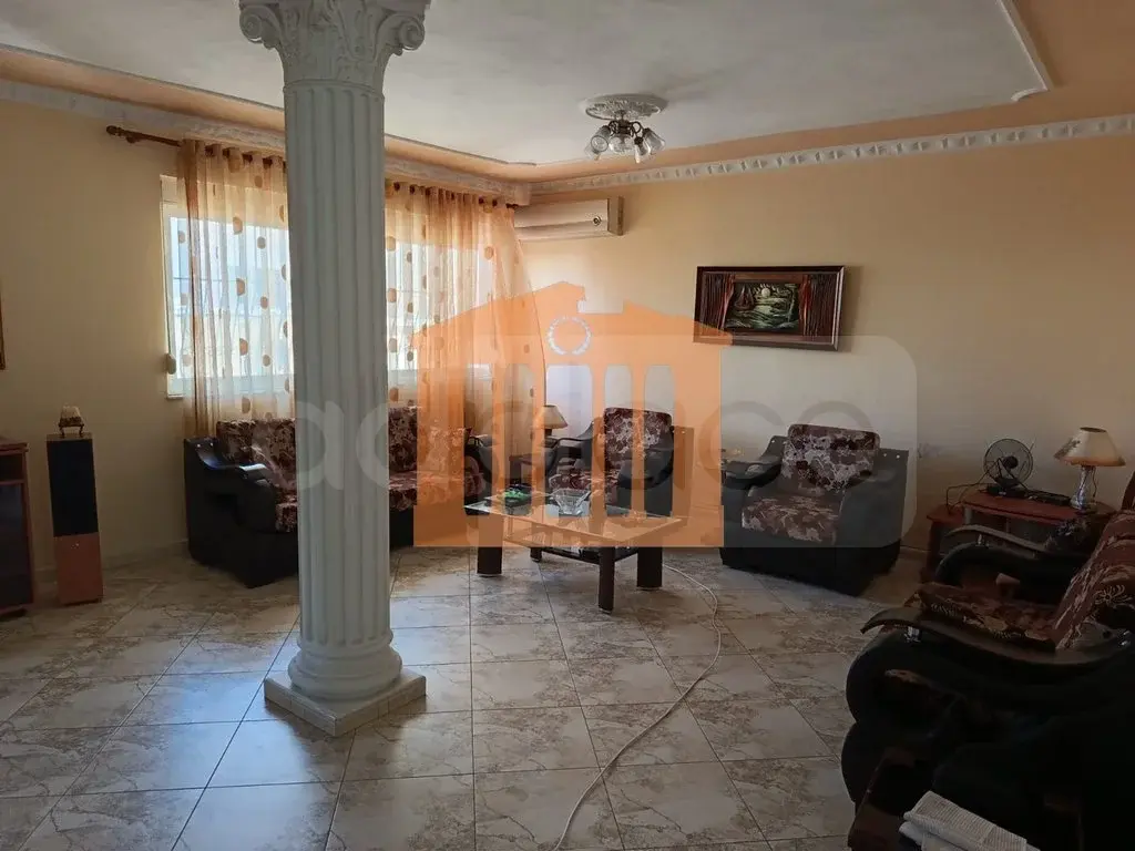 Vilë 180 m²