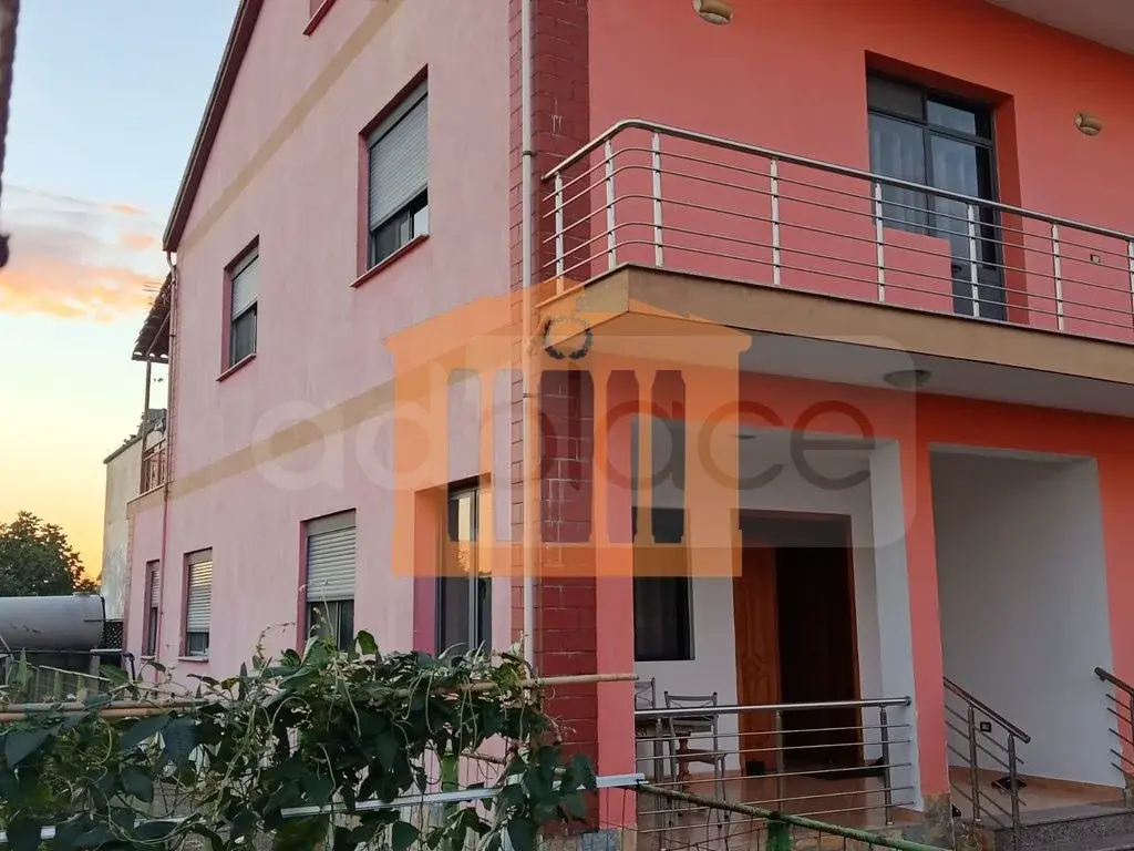 Vilë 268 m²