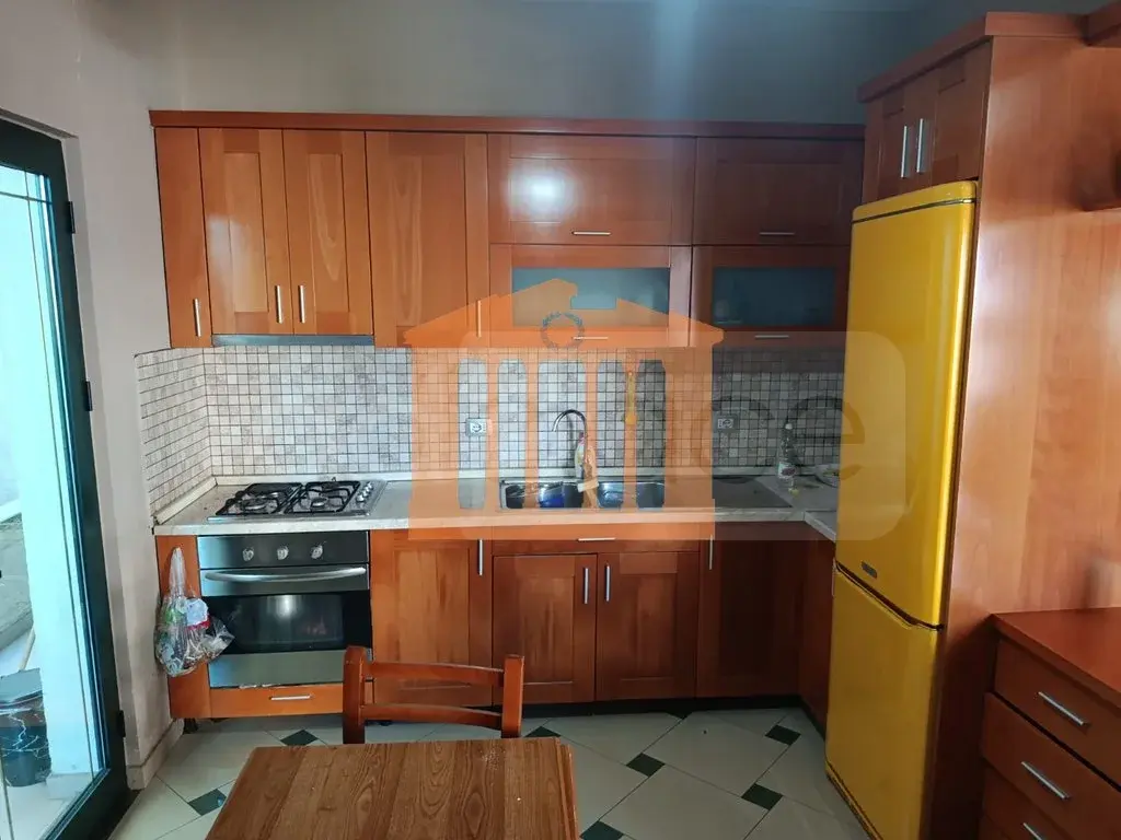 Vilë 210 m² 2 kati