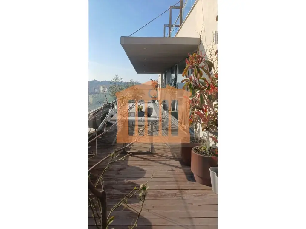 Apartament 1+4 dhoma 565 m² 10 kati