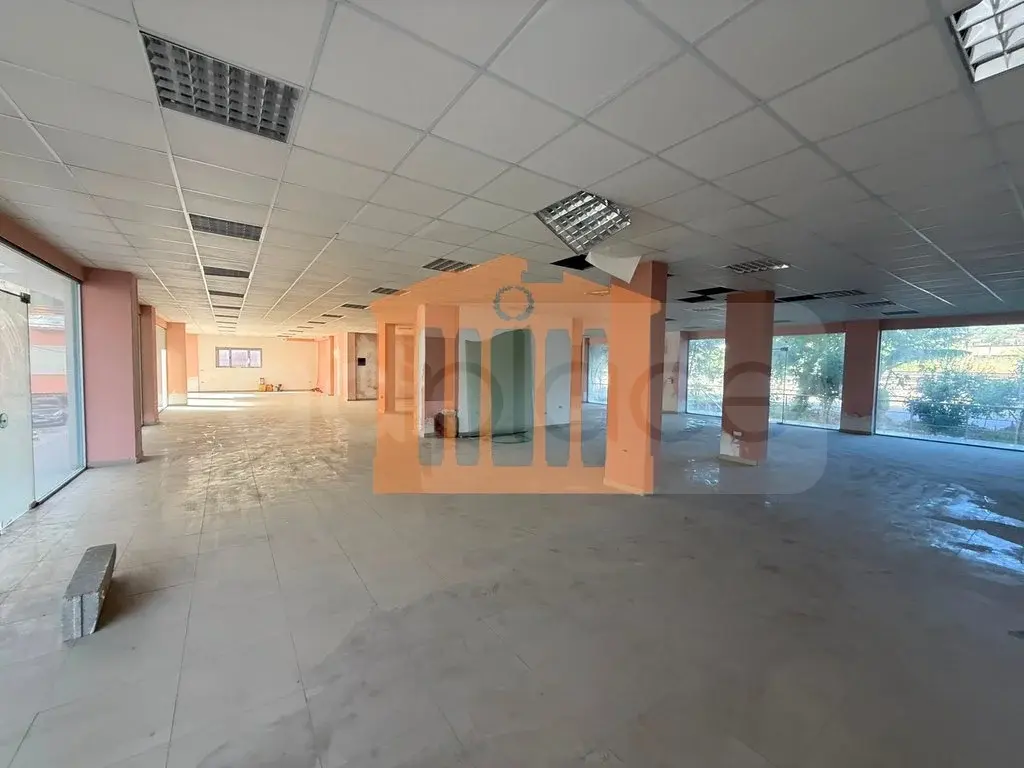 Pasuri të palujtshme komerciale 890 m² 1 kati