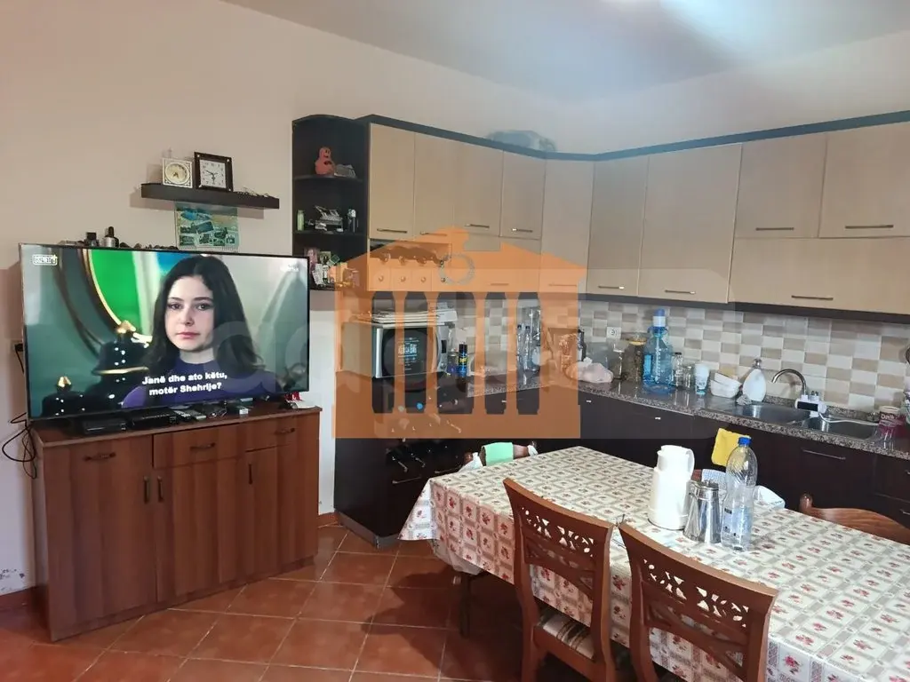 Vilë 489 m² 3 kati