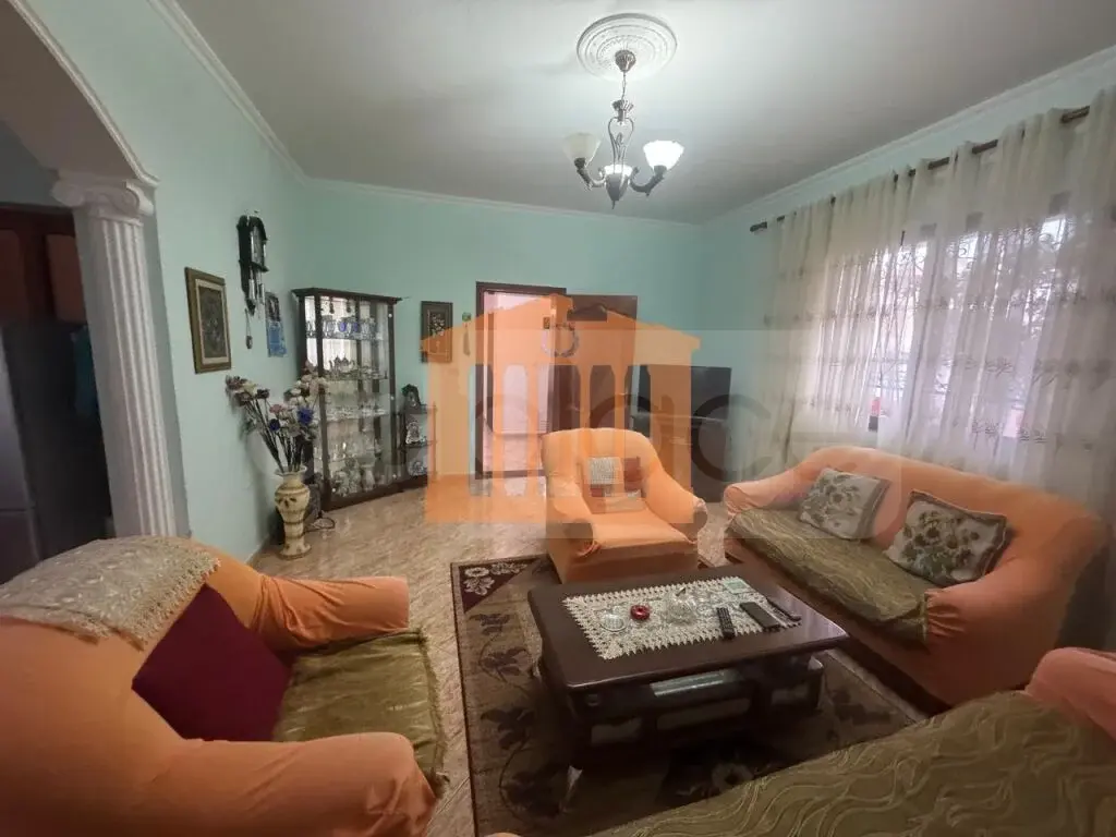 Vilë 336 m²