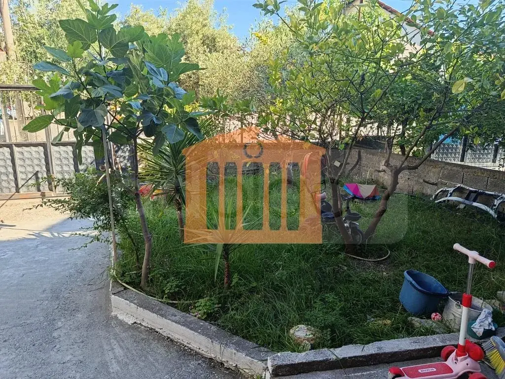Vilë 210 m² 2 kati