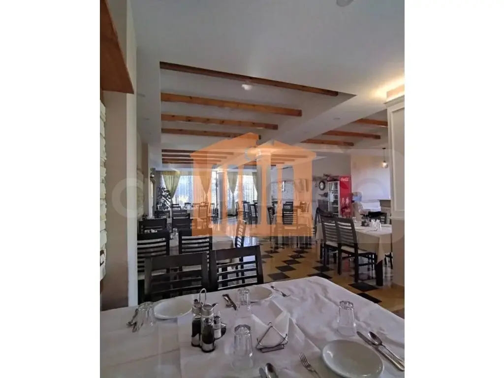 Pasuri të palujtshme komerciale 1563 m²