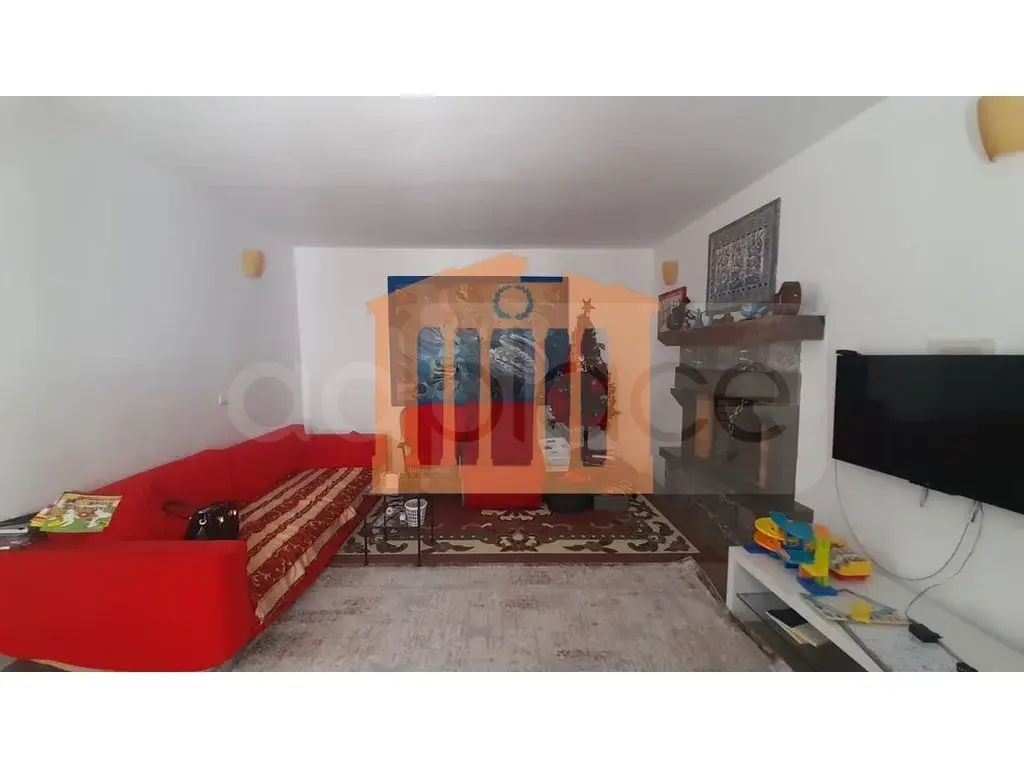 Vilë 460 m² 3 kati