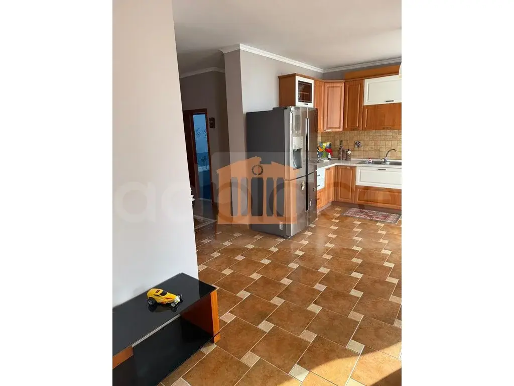 Apartament 1+3 dhoma 148 m² 5 kati