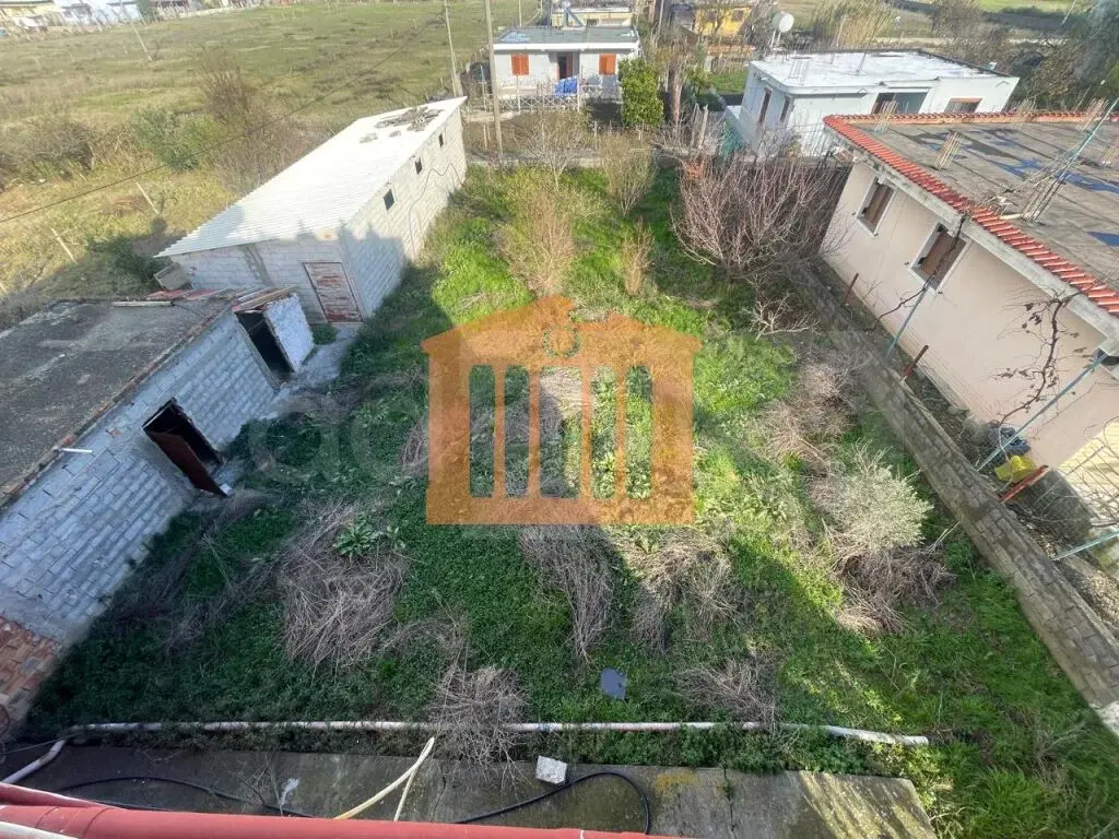 Vilë 330 m²