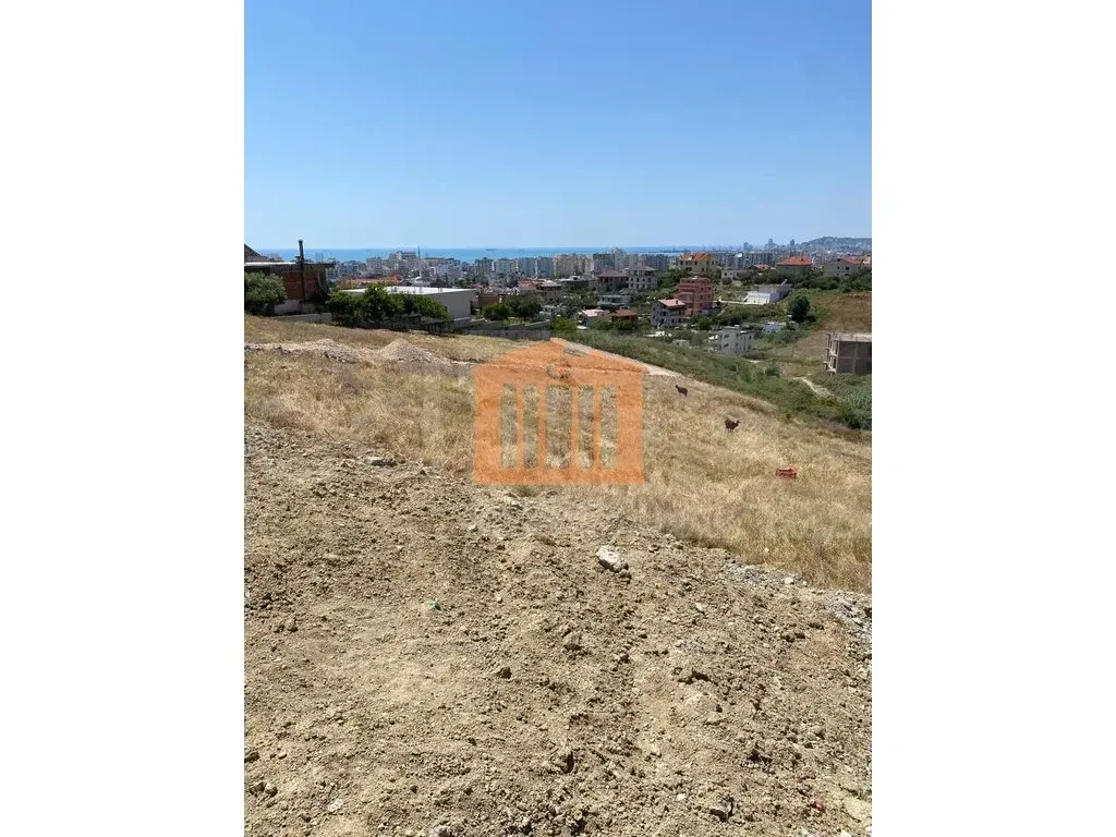 Land plot 2950 m²