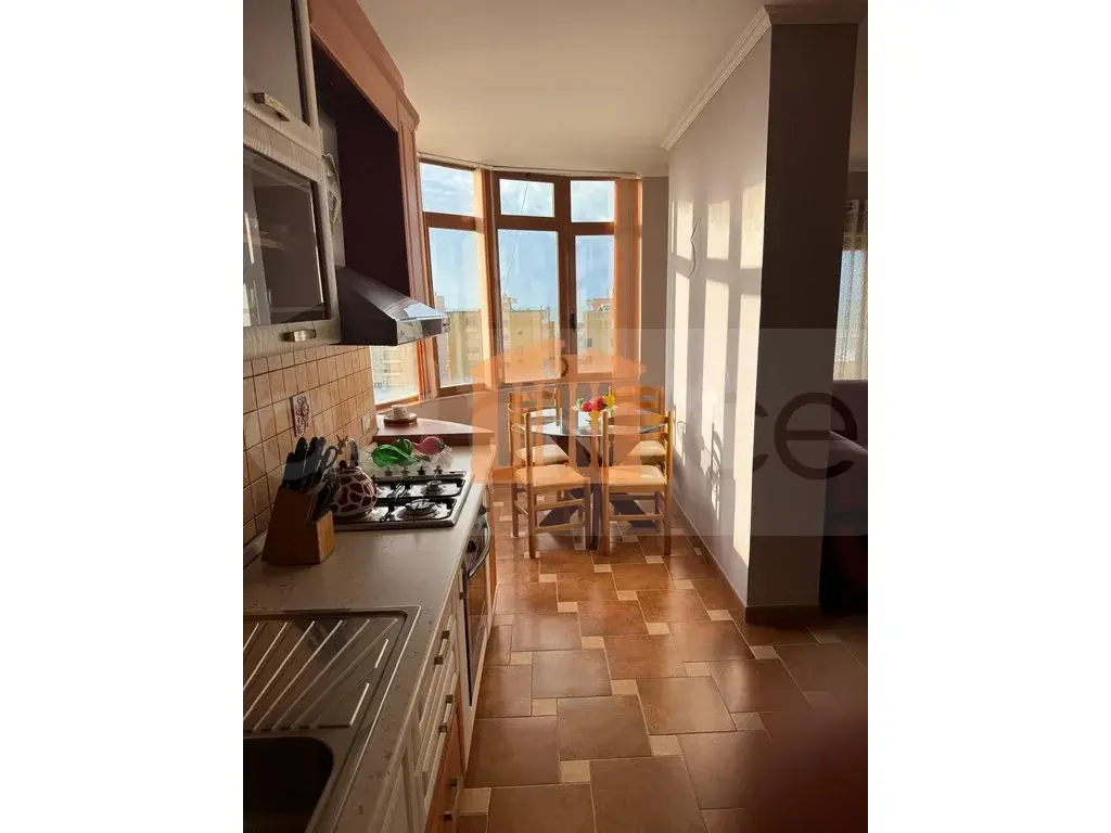 Apartament 1+3 dhoma 148 m² 5 kati