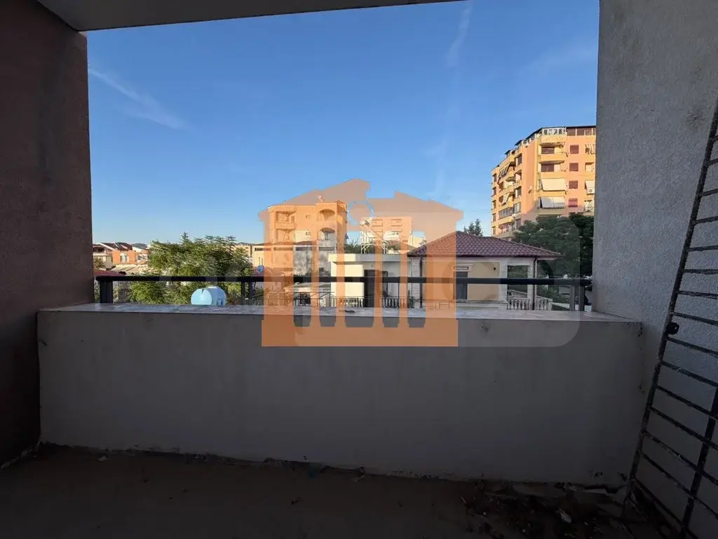 Apartment 1+3 rooms 118 m² 1 floor