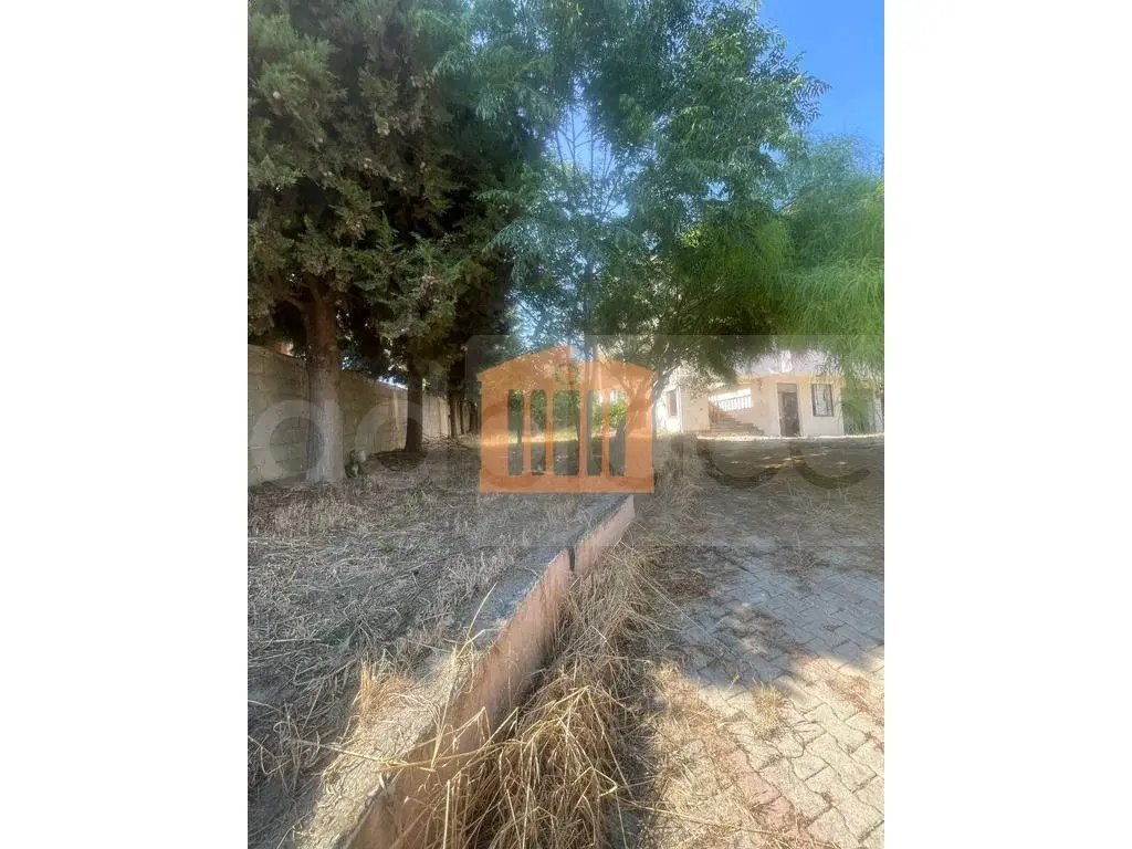 Vilë 390 m²