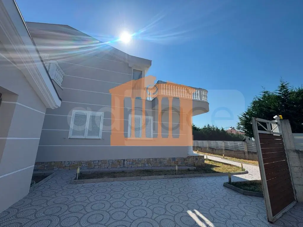 Vilë 402 m² 2 kati