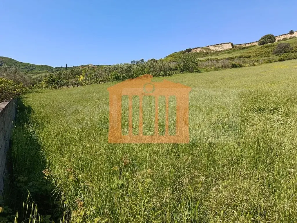 Parcela toke 10700 m²