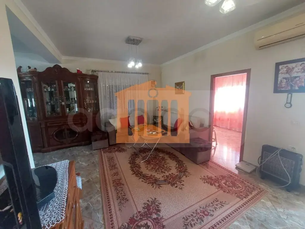 Vilë 210 m² 1 kati