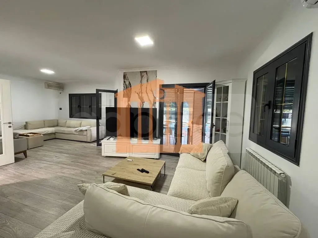 Vilë 441 m²