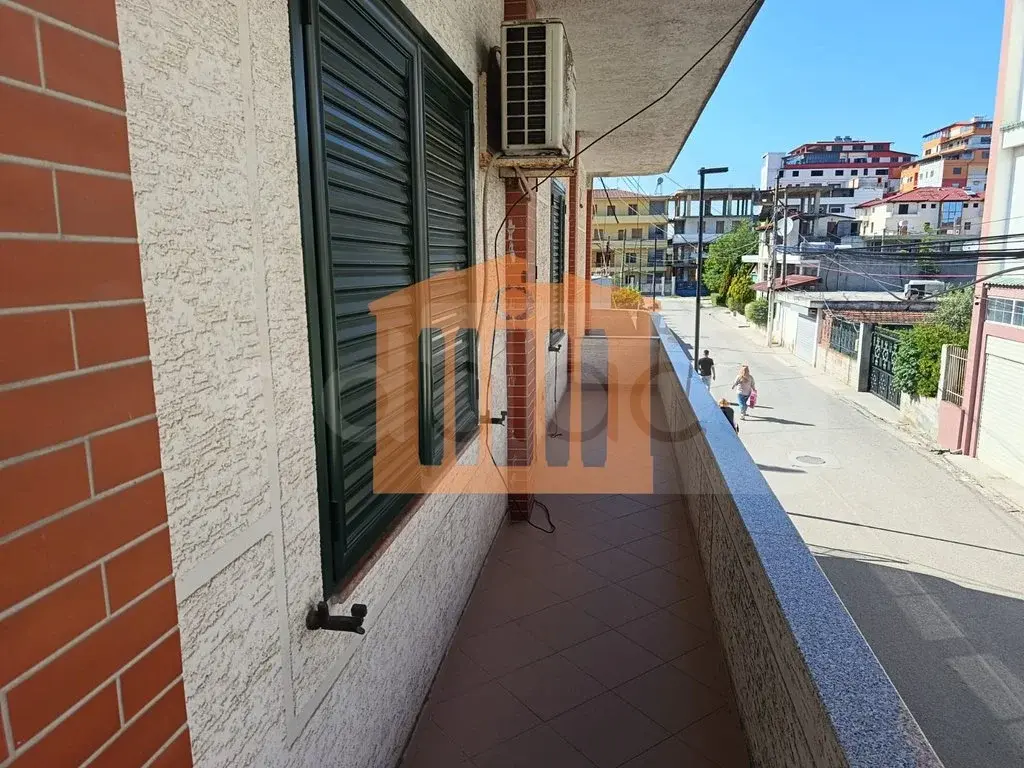 Vilë 210 m² 2 kati