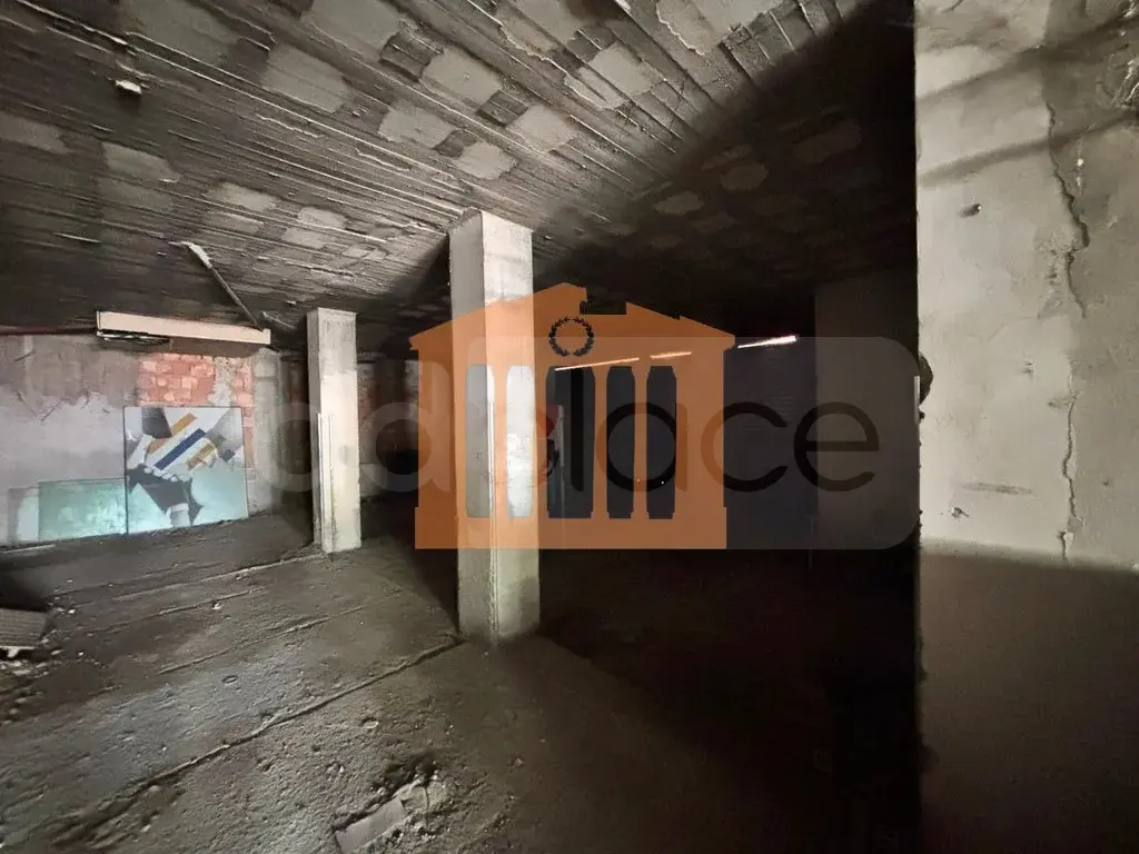 Pasuri të palujtshme komerciale 352 m² 1 kati