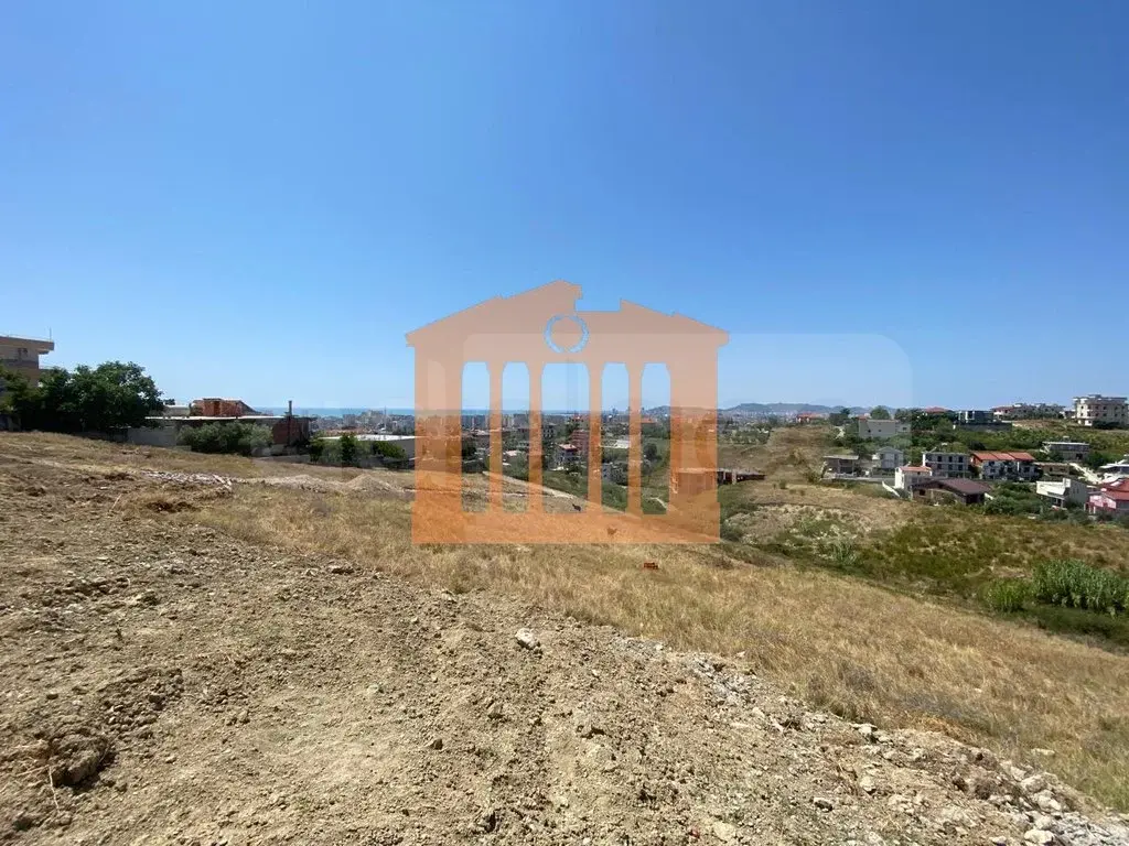 Land plot 2950 m²