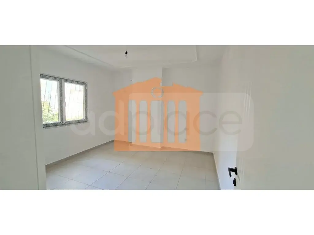 Apartament 1+3 dhoma 124 m² 1 kati