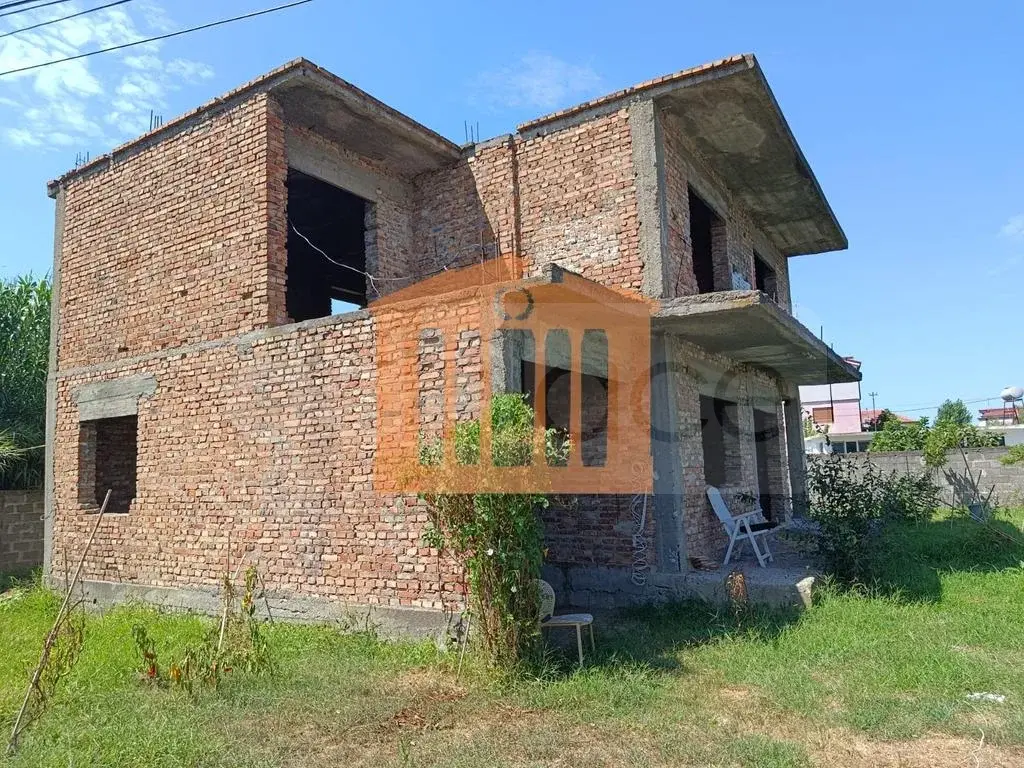 Vilë 200 m²