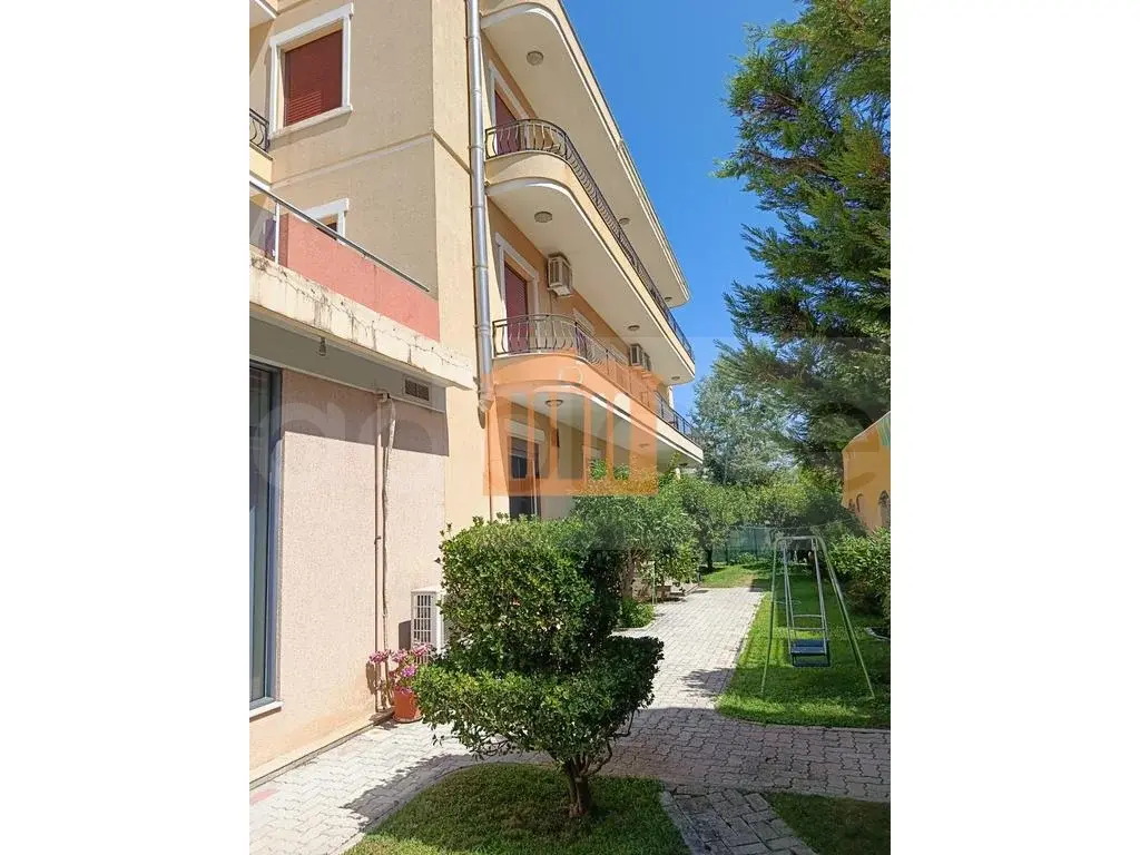 Pasuri të palujtshme komerciale 670 m² 1 kati