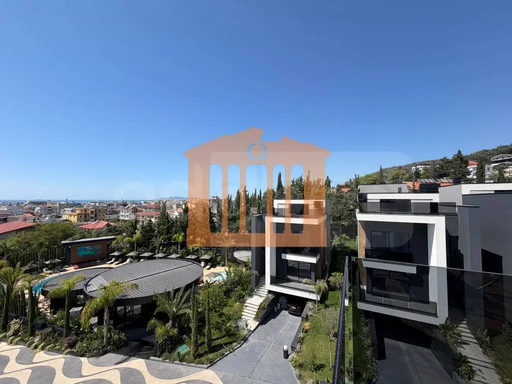 Vilë 330 m²