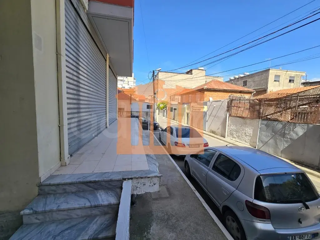 Pasuri të palujtshme komerciale 45 m² 1 kati