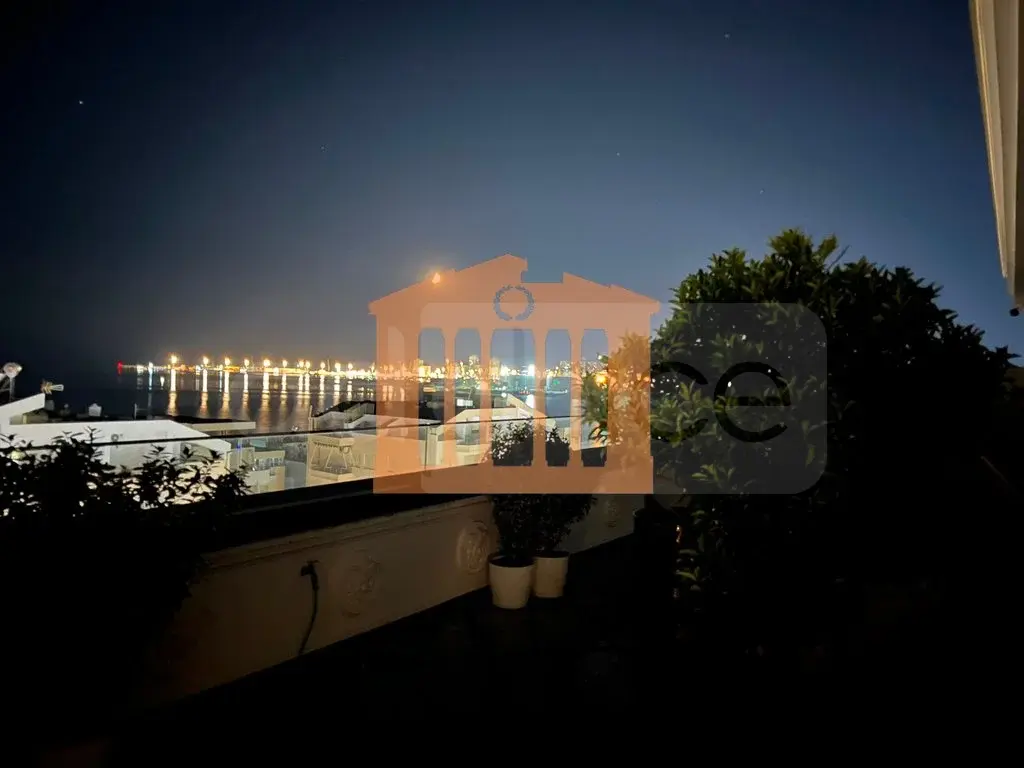 Apartament 1+4 dhoma 177 m² 10 kati